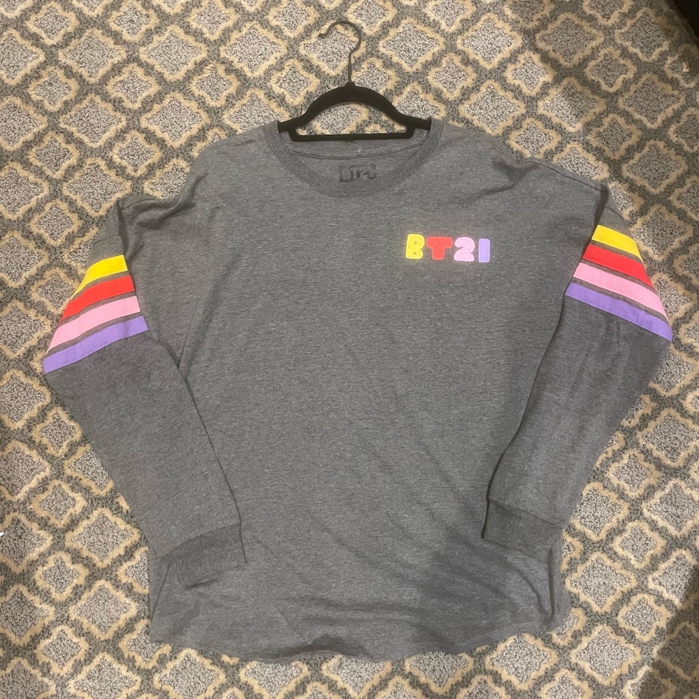 BTS Merch: NWT BT21 Longsleve T-Shirt